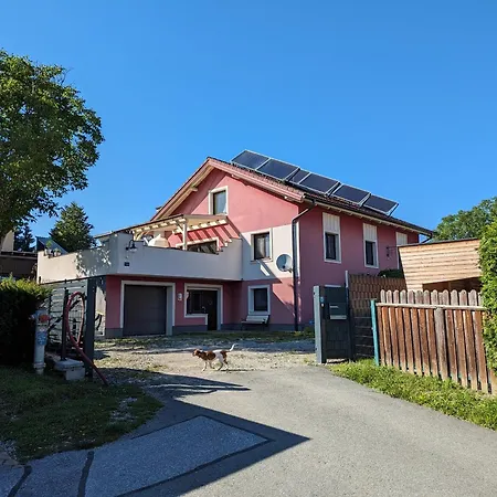 Anton's Bunte Welt Apartment *