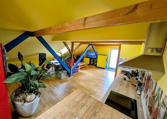 Anton's Bunte Welt شقة